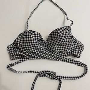 Old Navy medium bikini top.